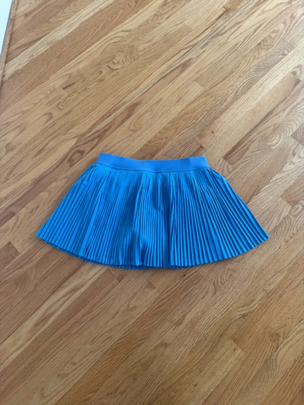 Lululemon pleated blue skirt skort size 10 pool party